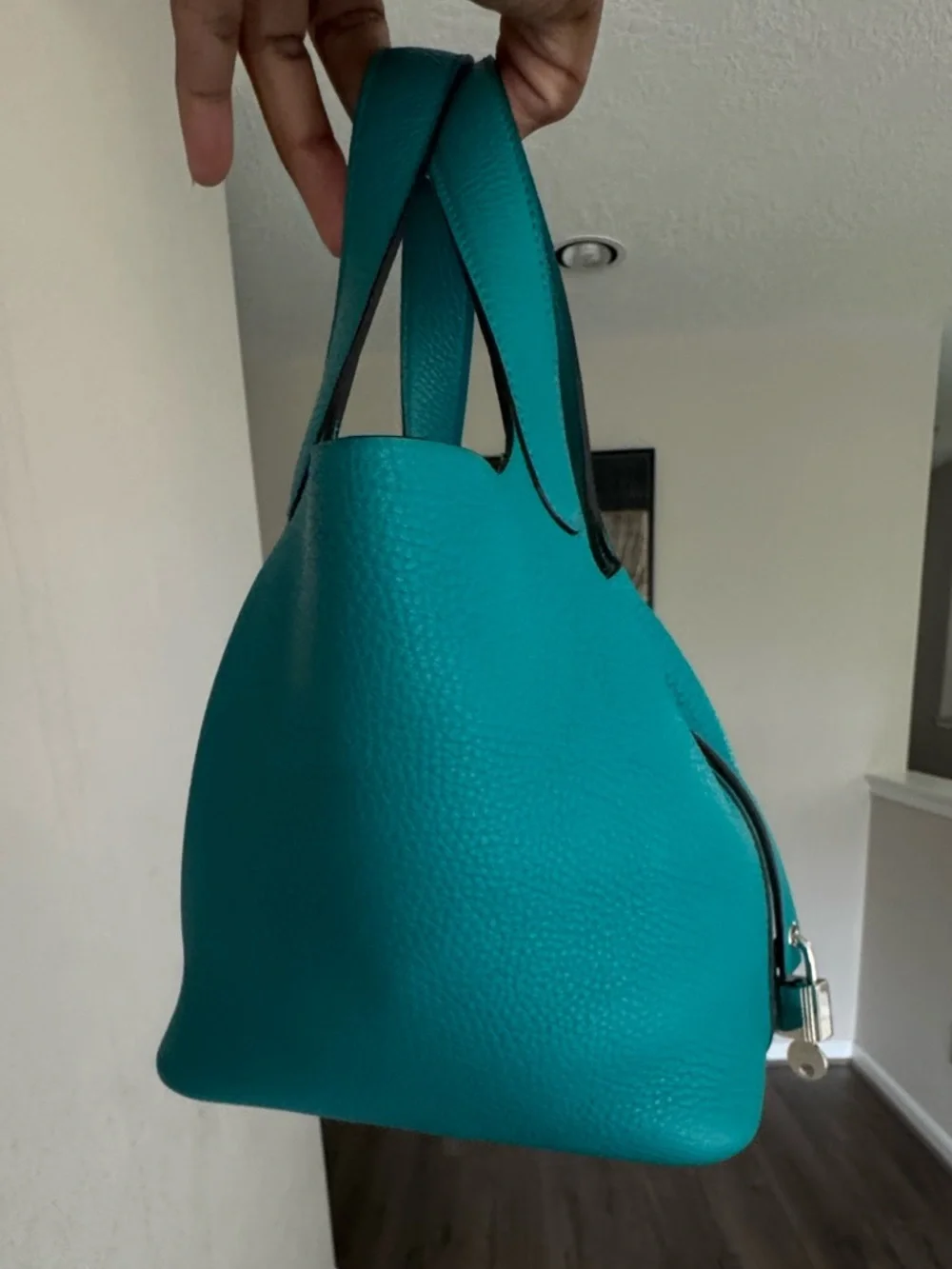 ❌ SOLD ❌
Hermes Picotin 18 with Palladium Hardware - Picture 2 of 8